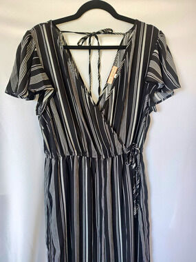 B.O.G Collective Women’s Black/White Striped V-Neck Jumpsuit L